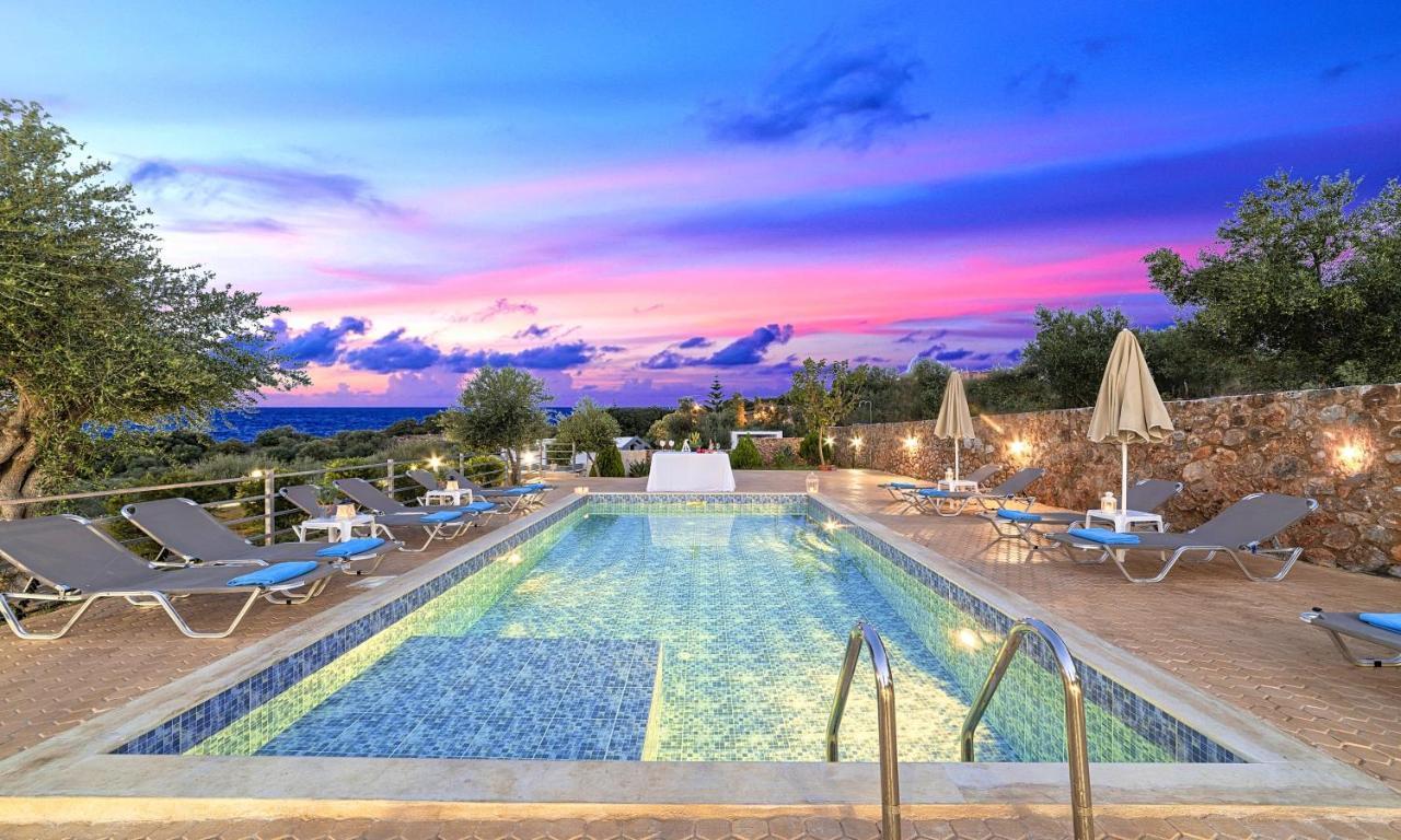 Aqua Blue Villas With Heated Pool Mathés Εξωτερικό φωτογραφία