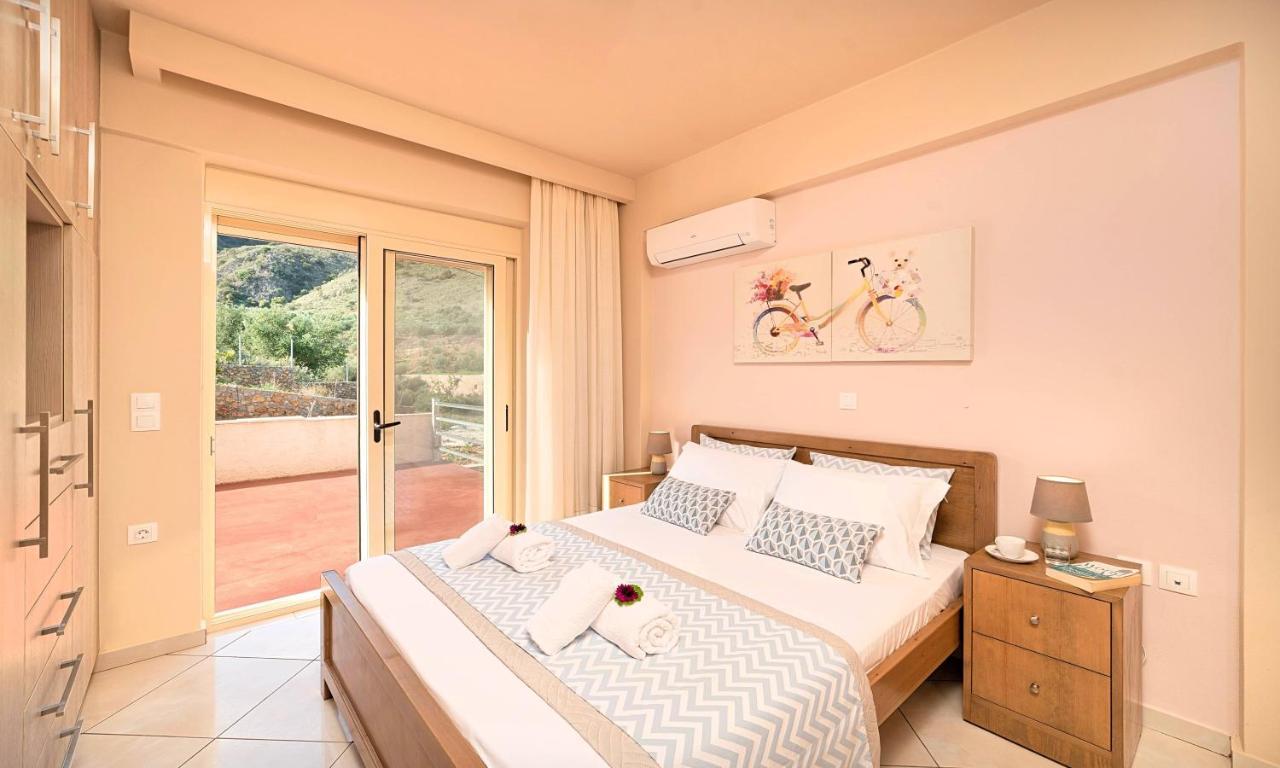 Aqua Blue Villas With Heated Pool Mathés Εξωτερικό φωτογραφία