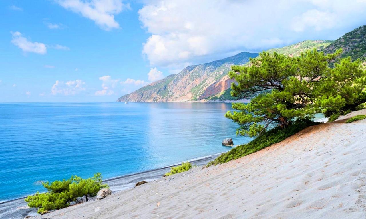 Aqua Blue Villas With Heated Pool Mathés Εξωτερικό φωτογραφία