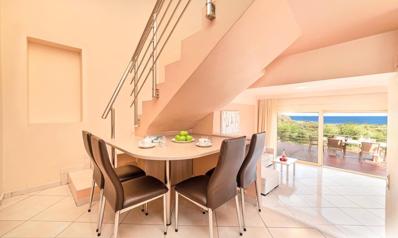 Aqua Blue Villas With Heated Pool Mathés Εξωτερικό φωτογραφία