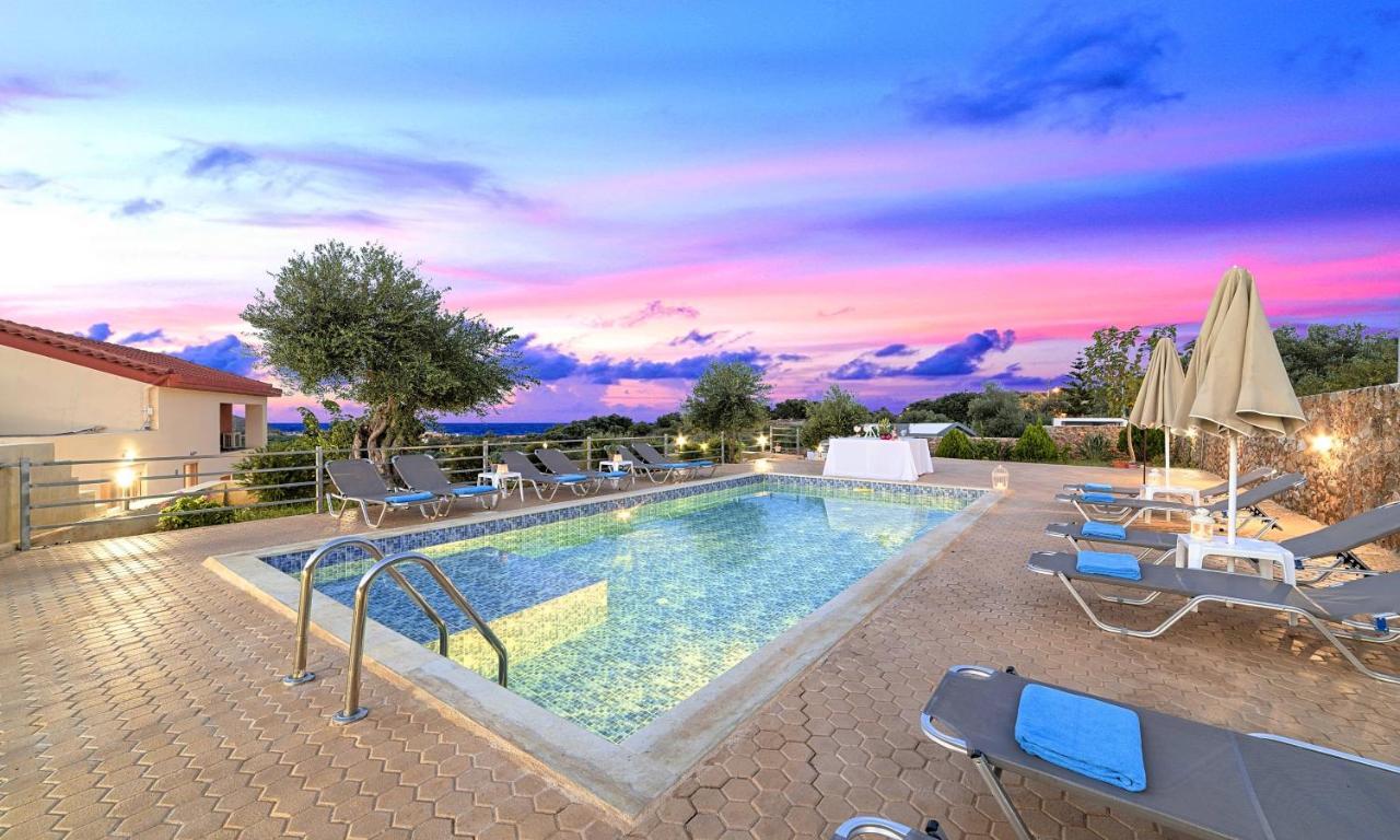 Aqua Blue Villas With Heated Pool Mathés Εξωτερικό φωτογραφία