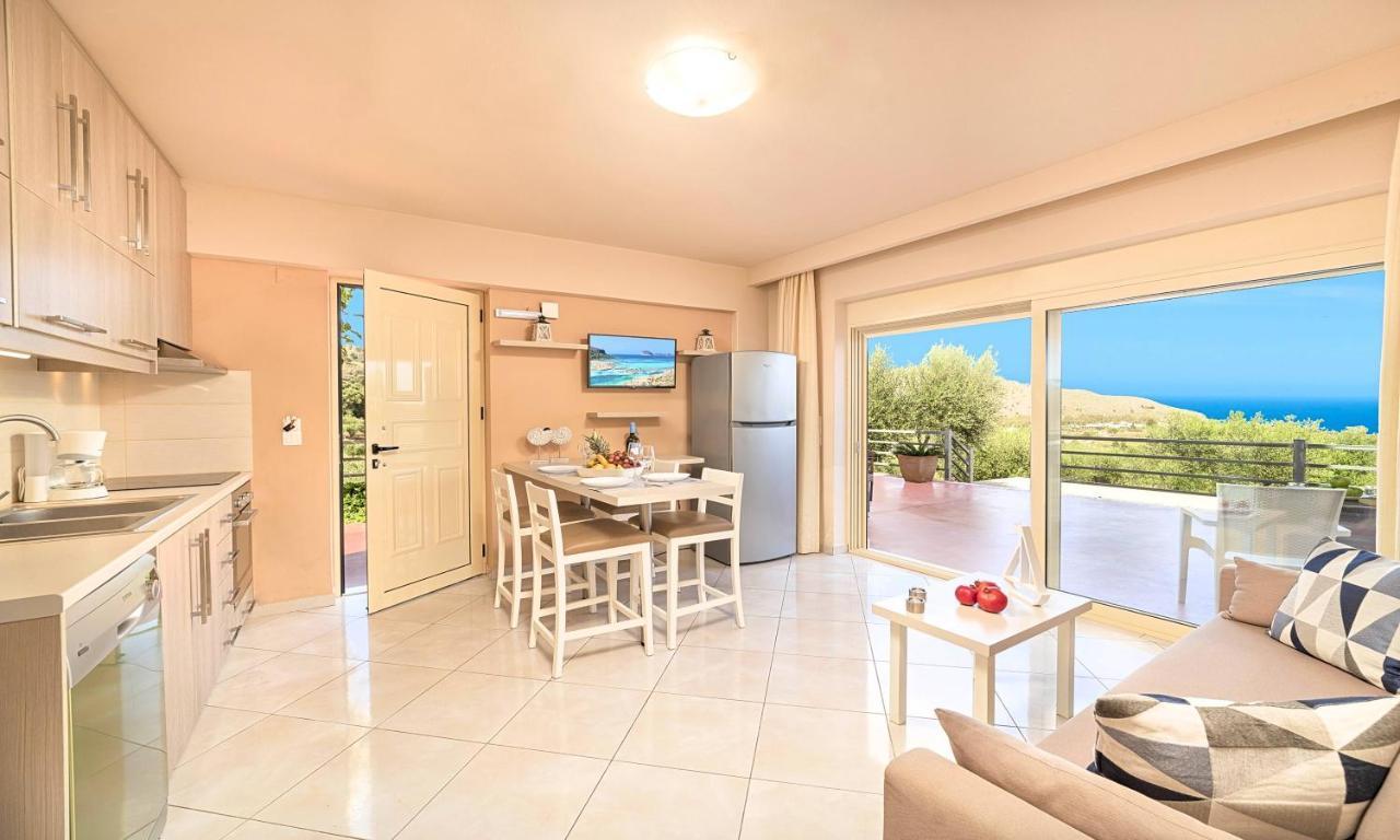 Aqua Blue Villas With Heated Pool Mathés Εξωτερικό φωτογραφία