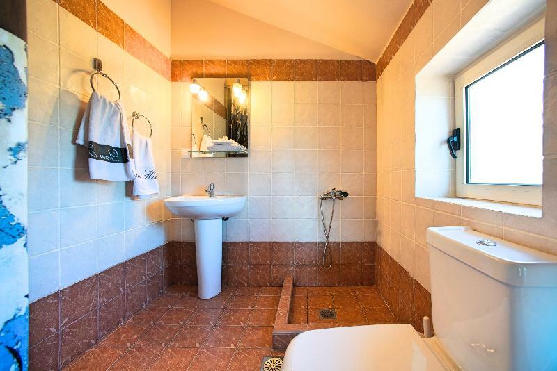 Aqua Blue Villas With Heated Pool Mathés Εξωτερικό φωτογραφία